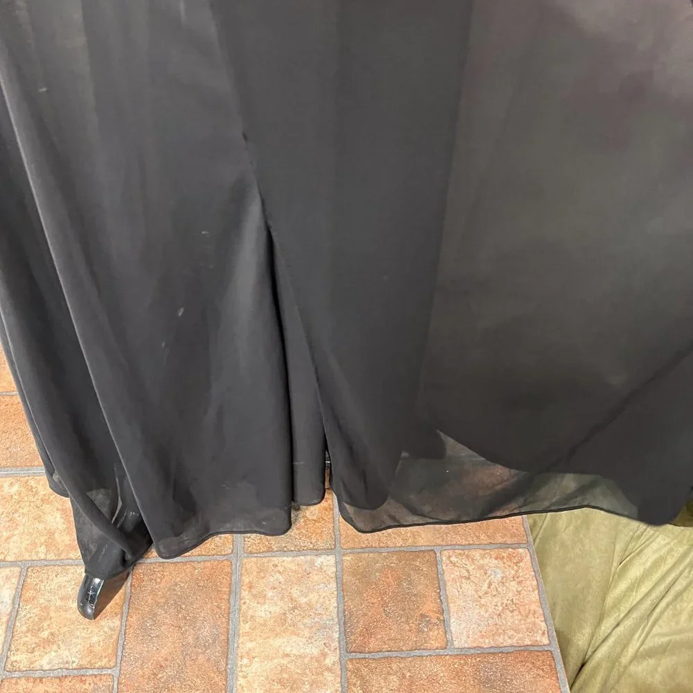 πBetsy & Adam Look at the backside.....Great looking Prom - Ball - Formal Dress - Picture 7 of 16